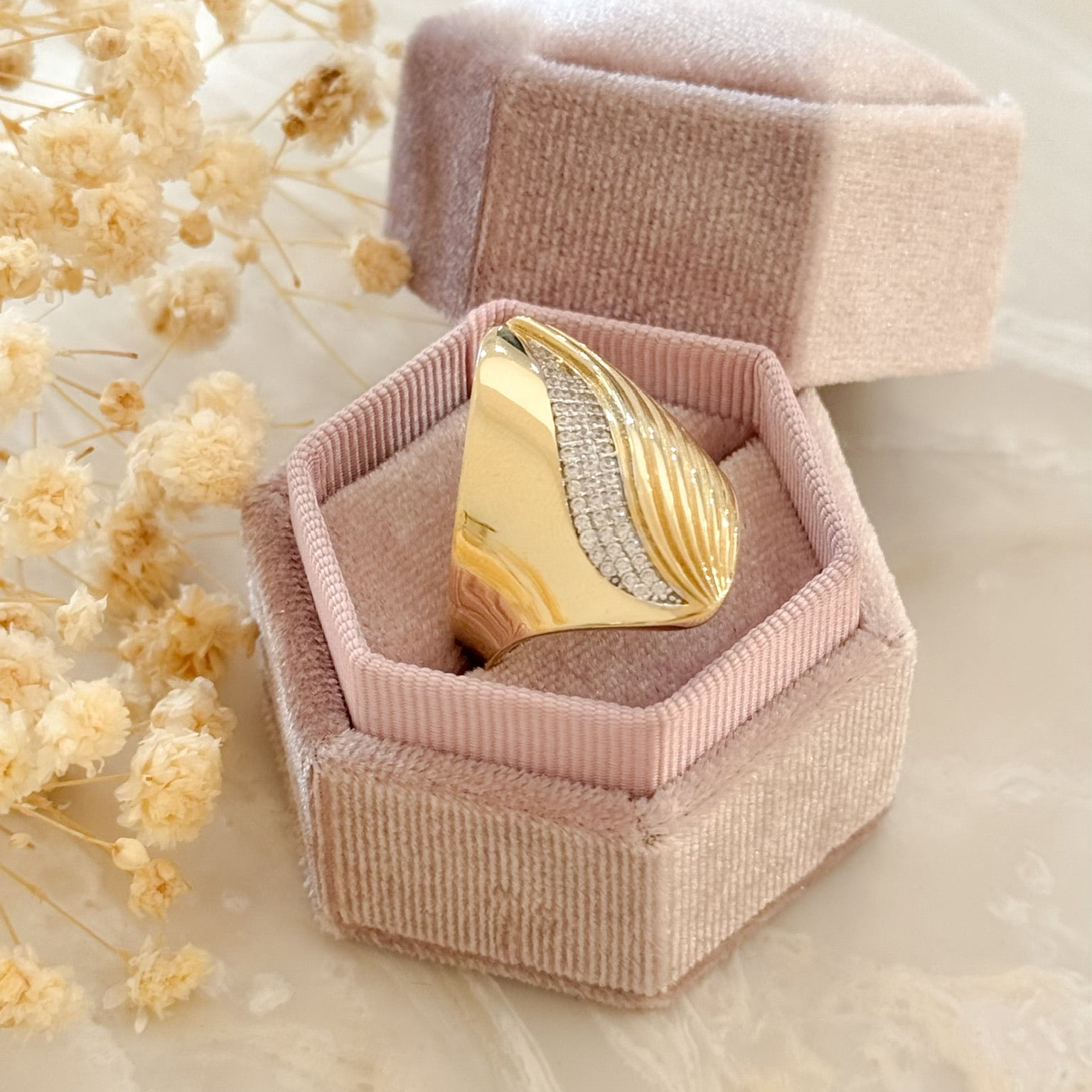 Złoty pierścionek Golden Wave próby 585