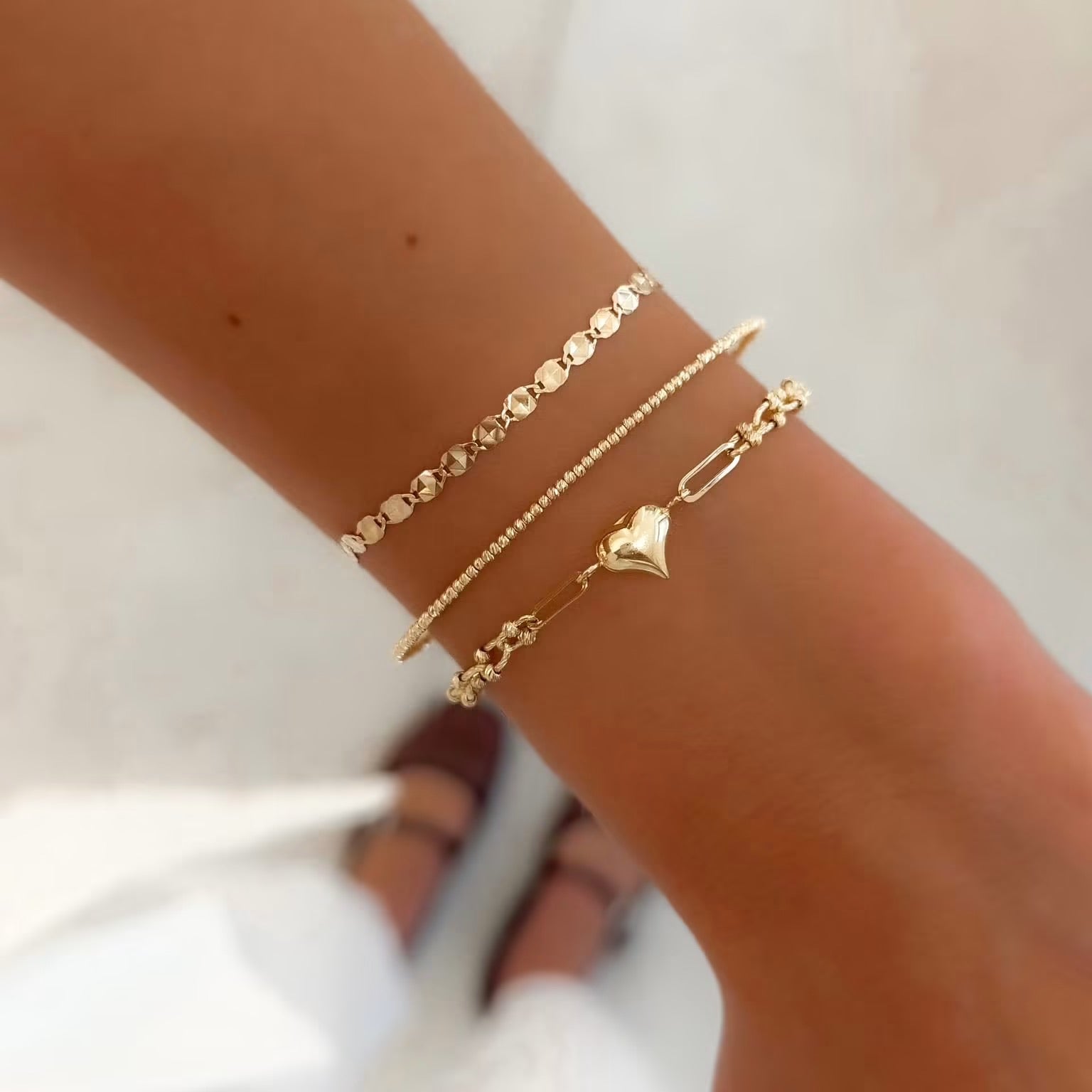 Złota bransoletka sztywna Capri z kuleczek diamentowanych próby 585